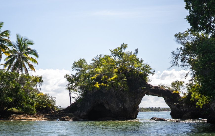 Guia de Maraú - Ilha da Pedra Furada