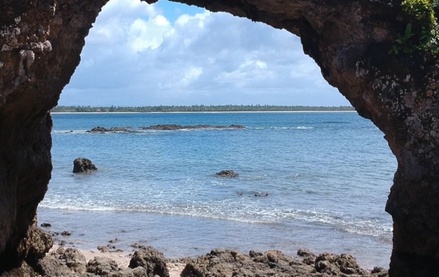 Guia de Maraú - Ilha da Pedra Furada