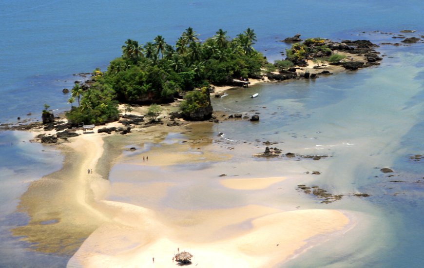 Guia de Maraú - Ilha da Pedra Furada