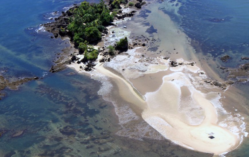 Guia de Maraú - Ilha da Pedra Furada