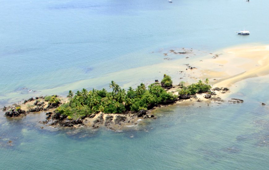 Guia de Maraú - Ilha da Pedra Furada