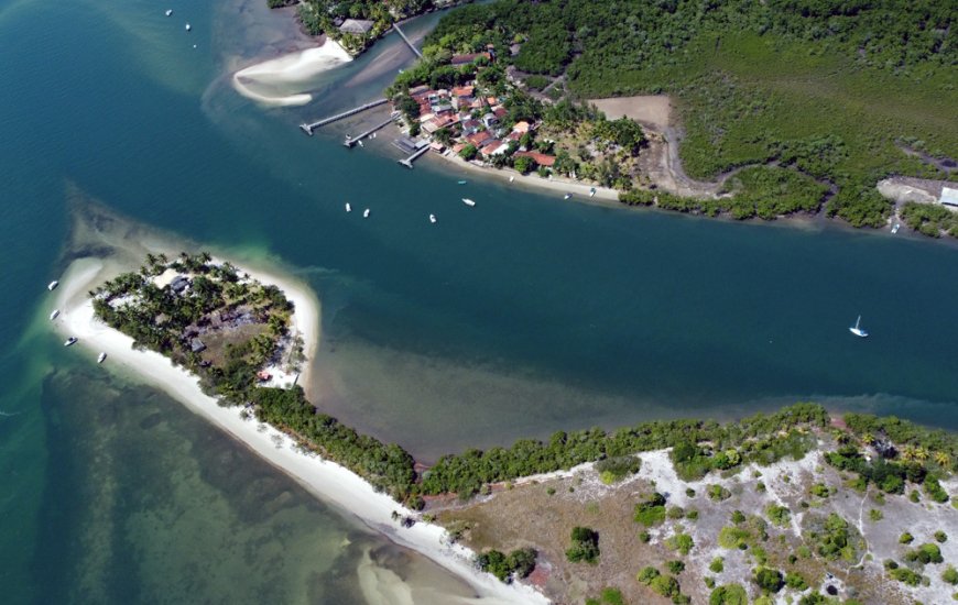 Guia de Maraú - Ilha do Goió