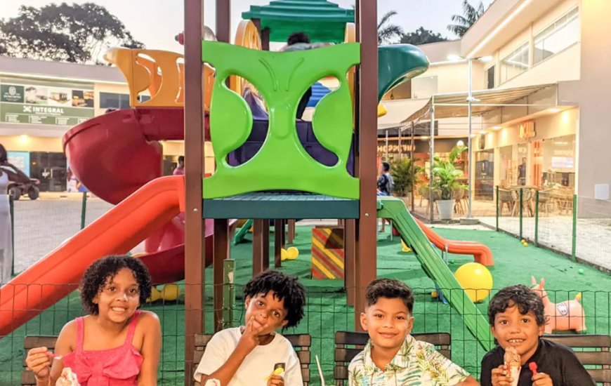 Guia de Maraú - Farolzinho BG Sorvete, Açaí e Parquinho