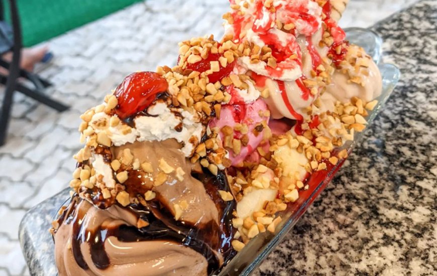 Guia de Maraú - Farolzinho BG Sorvete, Açaí e Parquinho